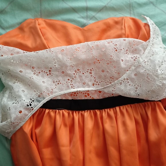 🟡 Review Silky Orange Dress with White Lace Overlay Top - Size 10 - Picture 4 of 6
